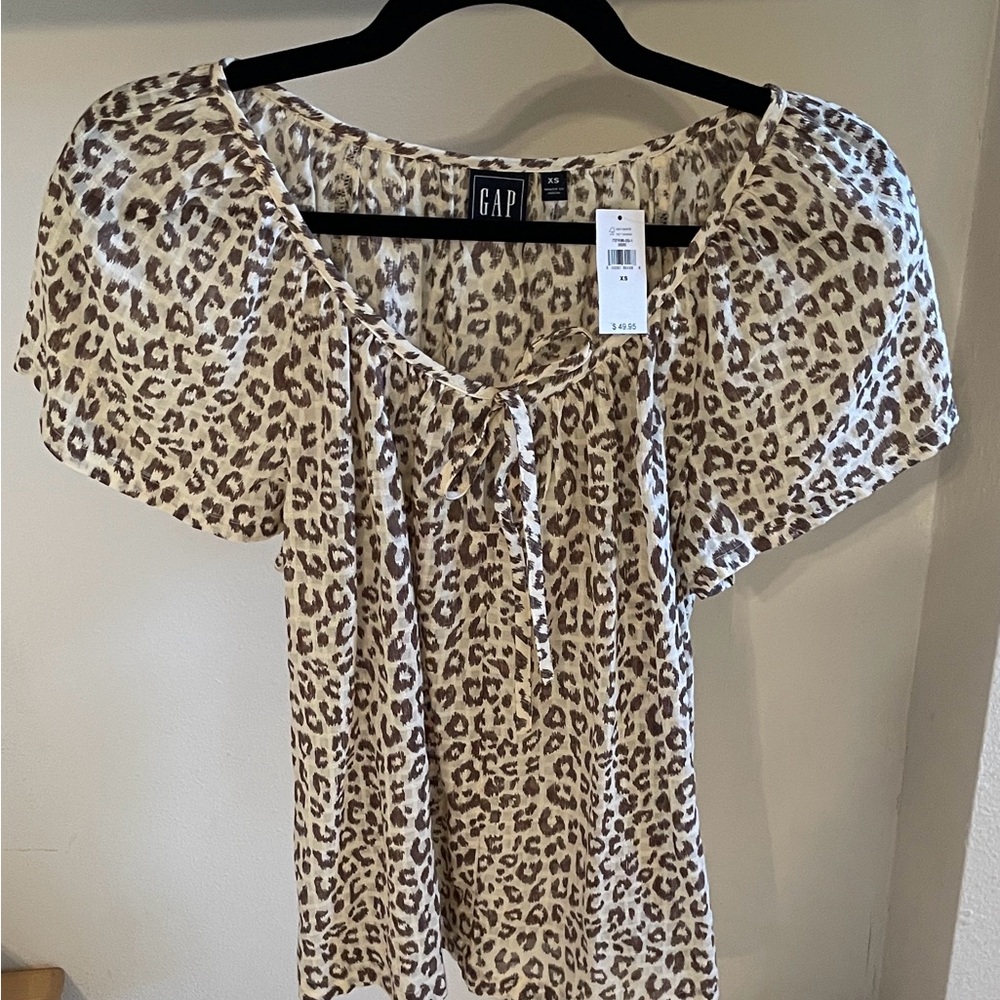 GAP Women's Animal Print Blouse - Cream and Brown